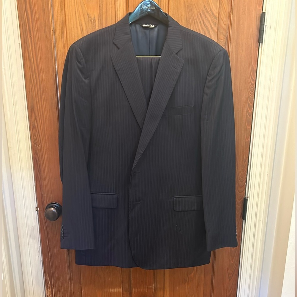 $4000 Men's Ermenegildo Zegna navy pinstripe Suit  46L